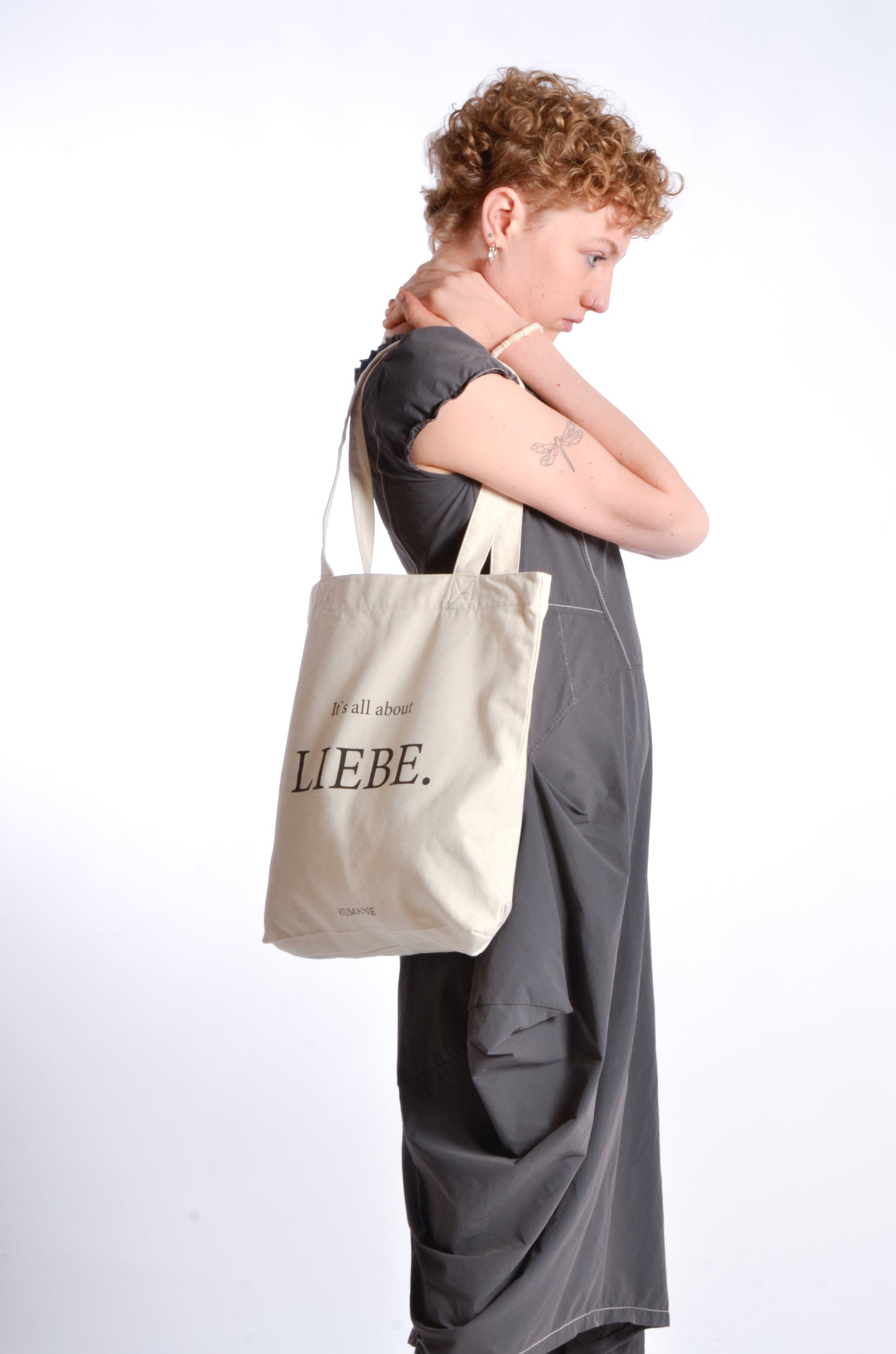 TOTE BAG mit Statement: It`s all about LIEBE.